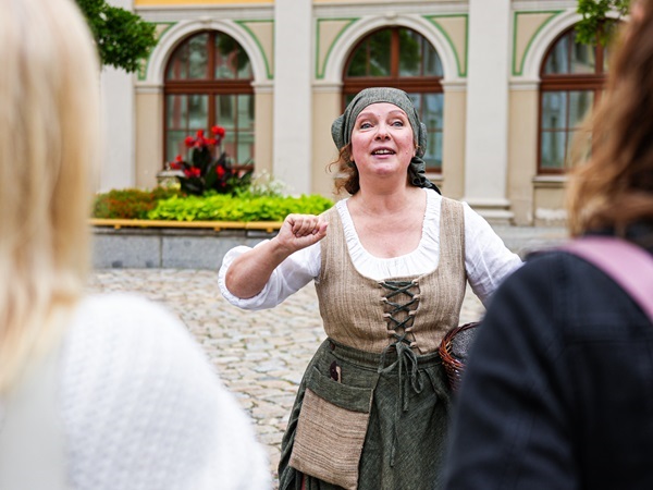 Stadtführung vor dem Rathaus